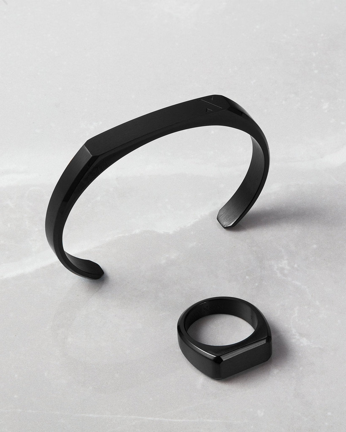 Signet Ring Black