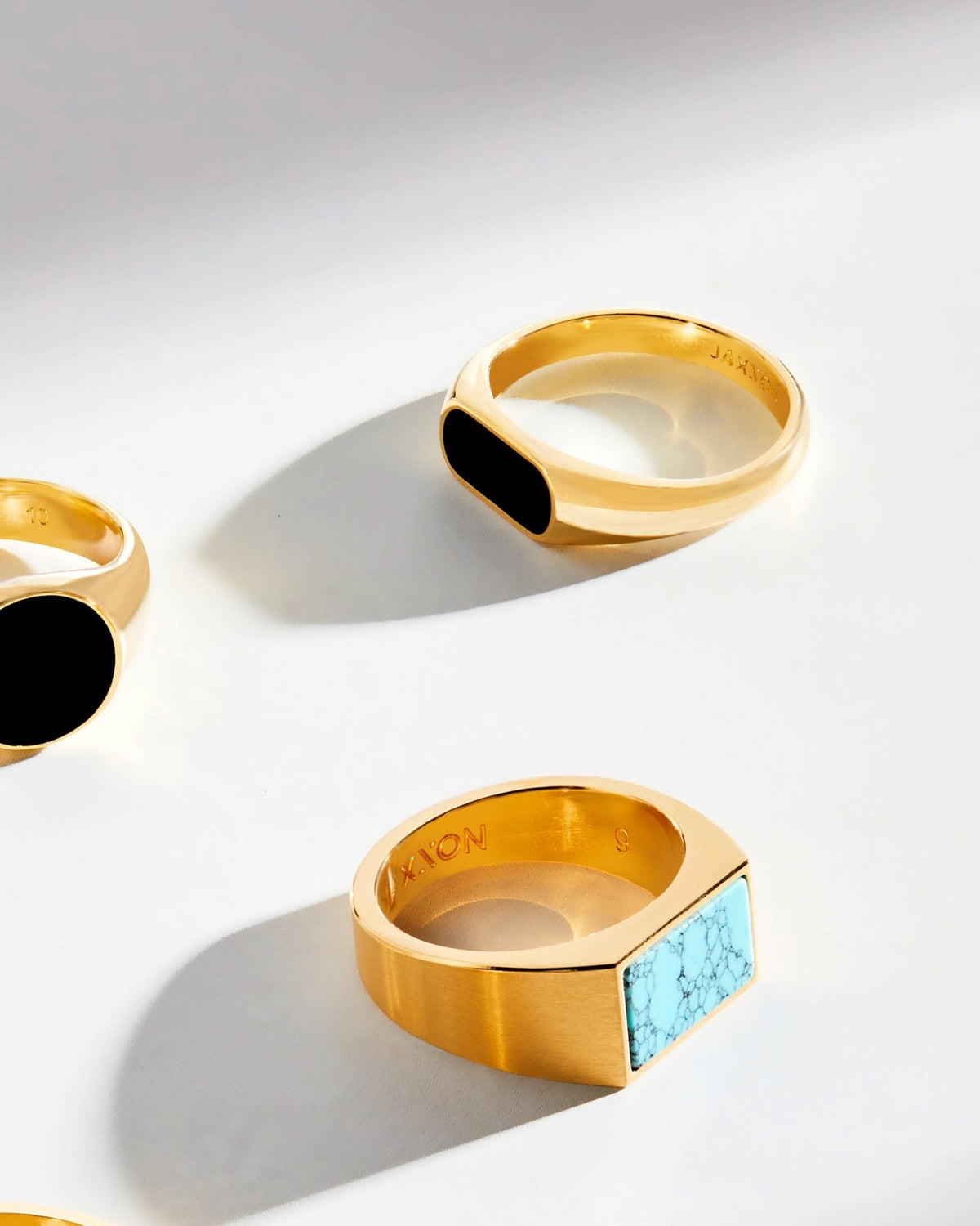 Stadium Signet Ring Gold