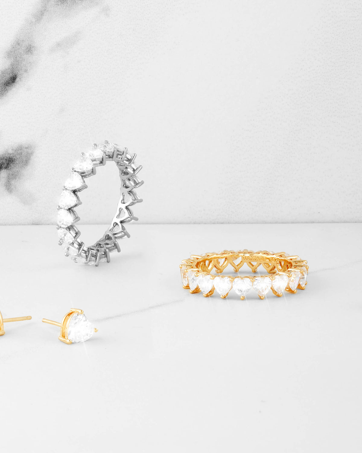 Heart Eternity Ring Gold