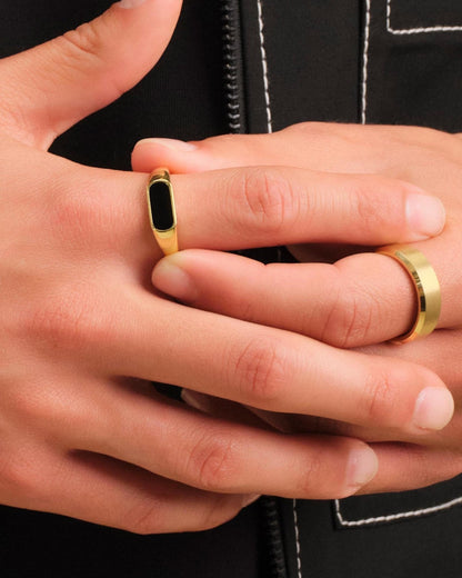 Stadium Signet Ring Gold